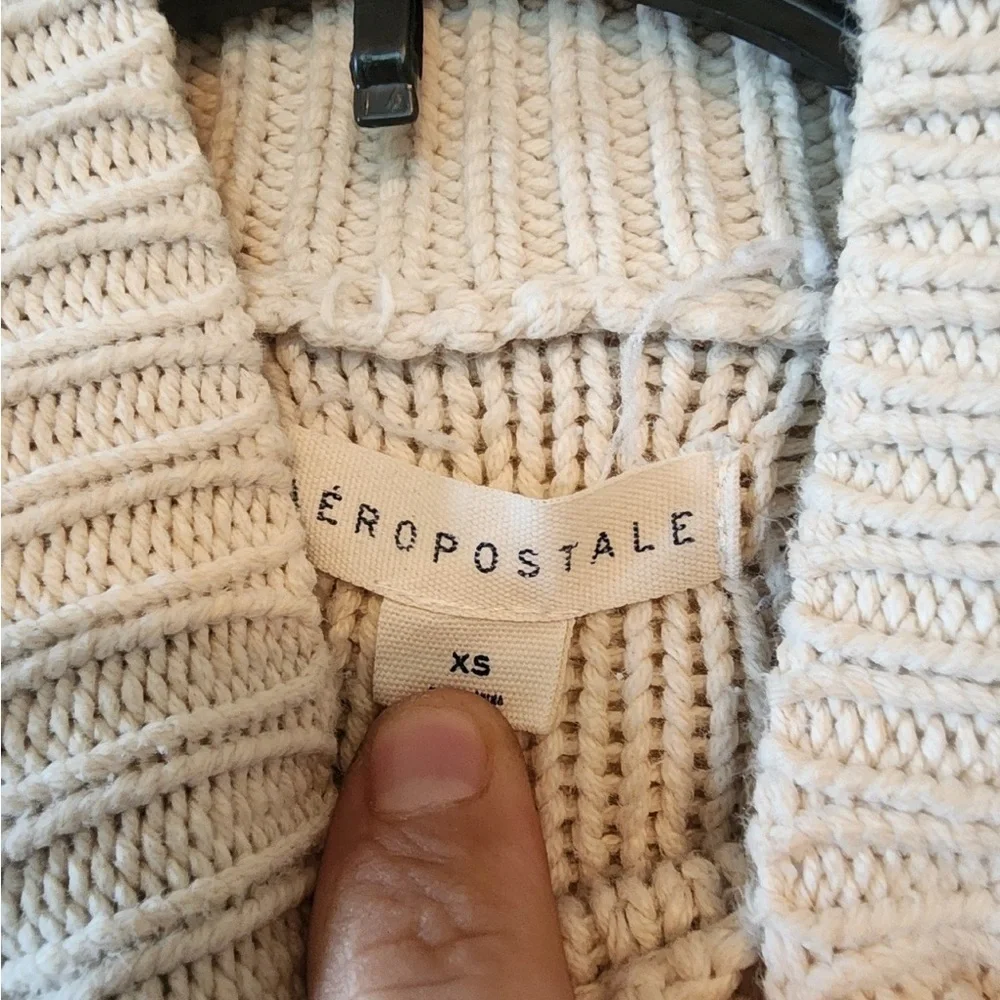 Aeropostale off white knitted sweater cropped size xs - Picture 3 of 3